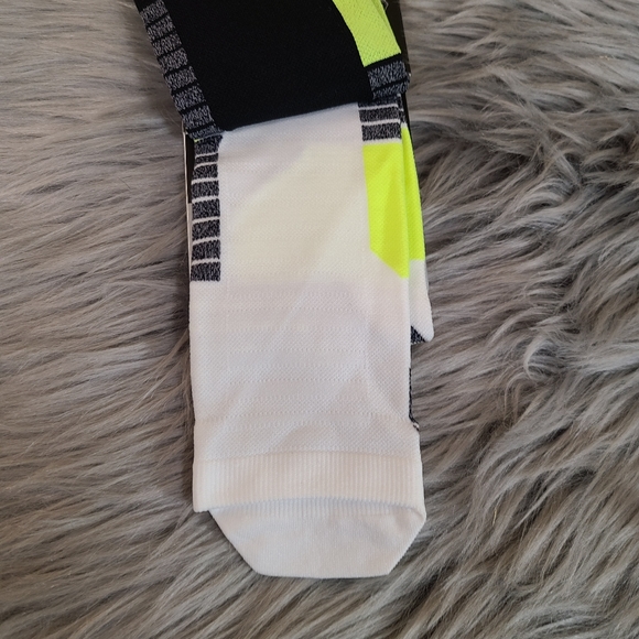 Under Armour Run No Show Tab Socks 2 Pair Running - Picture 2 of 6